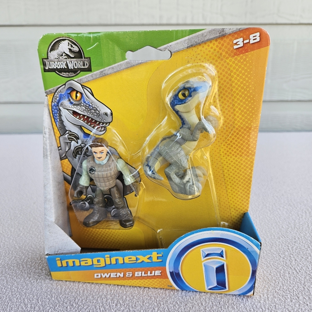 FIsher-Price Imaginext Jurassic World Owen & Blue Dinosaur Action Figure Playset